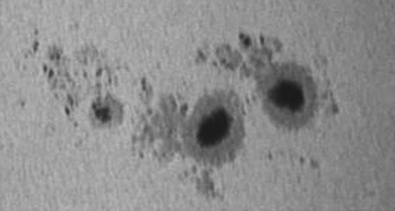 sunspots_562_24072004_200dpi